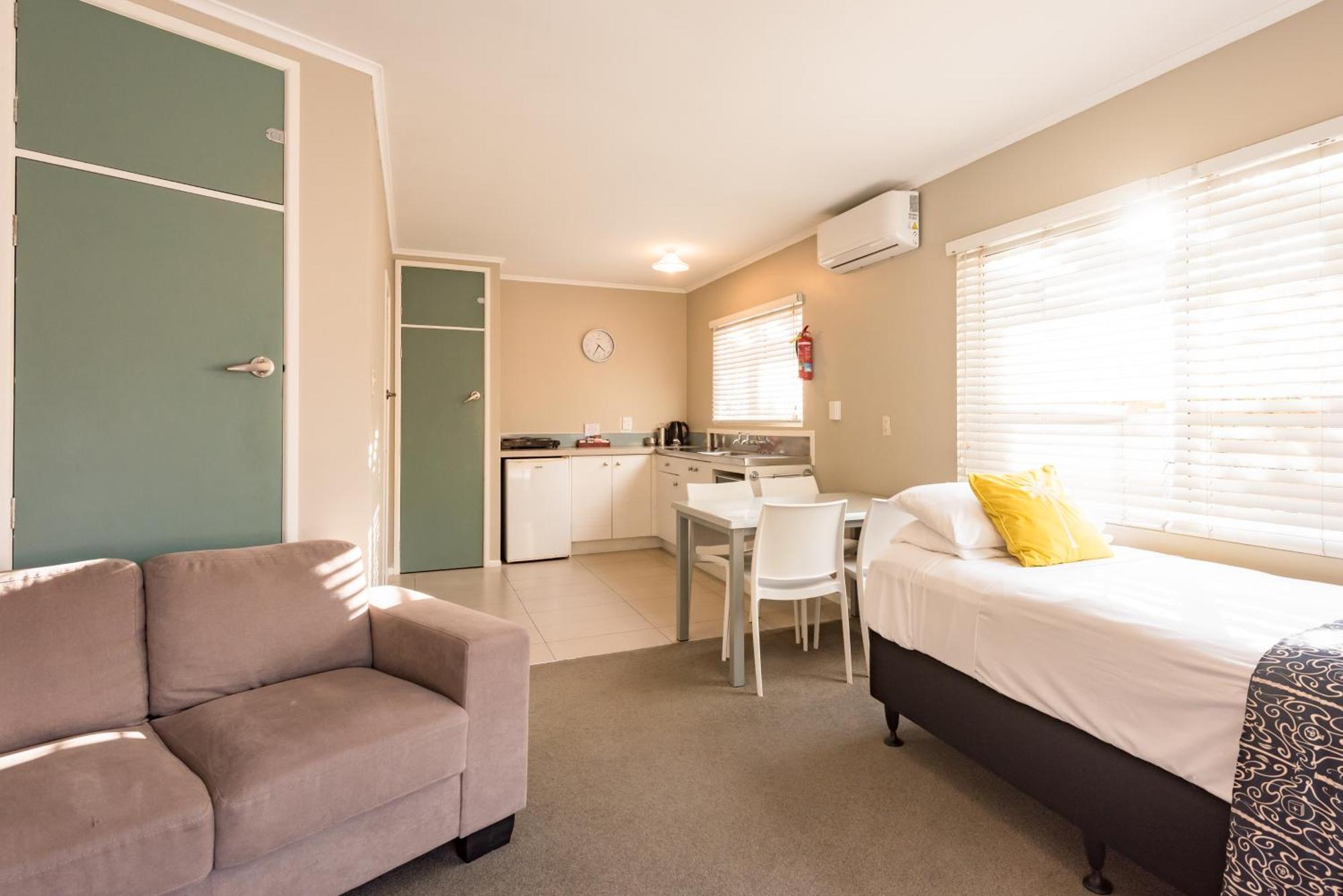 Averill Court Motel Paihia Exterior foto