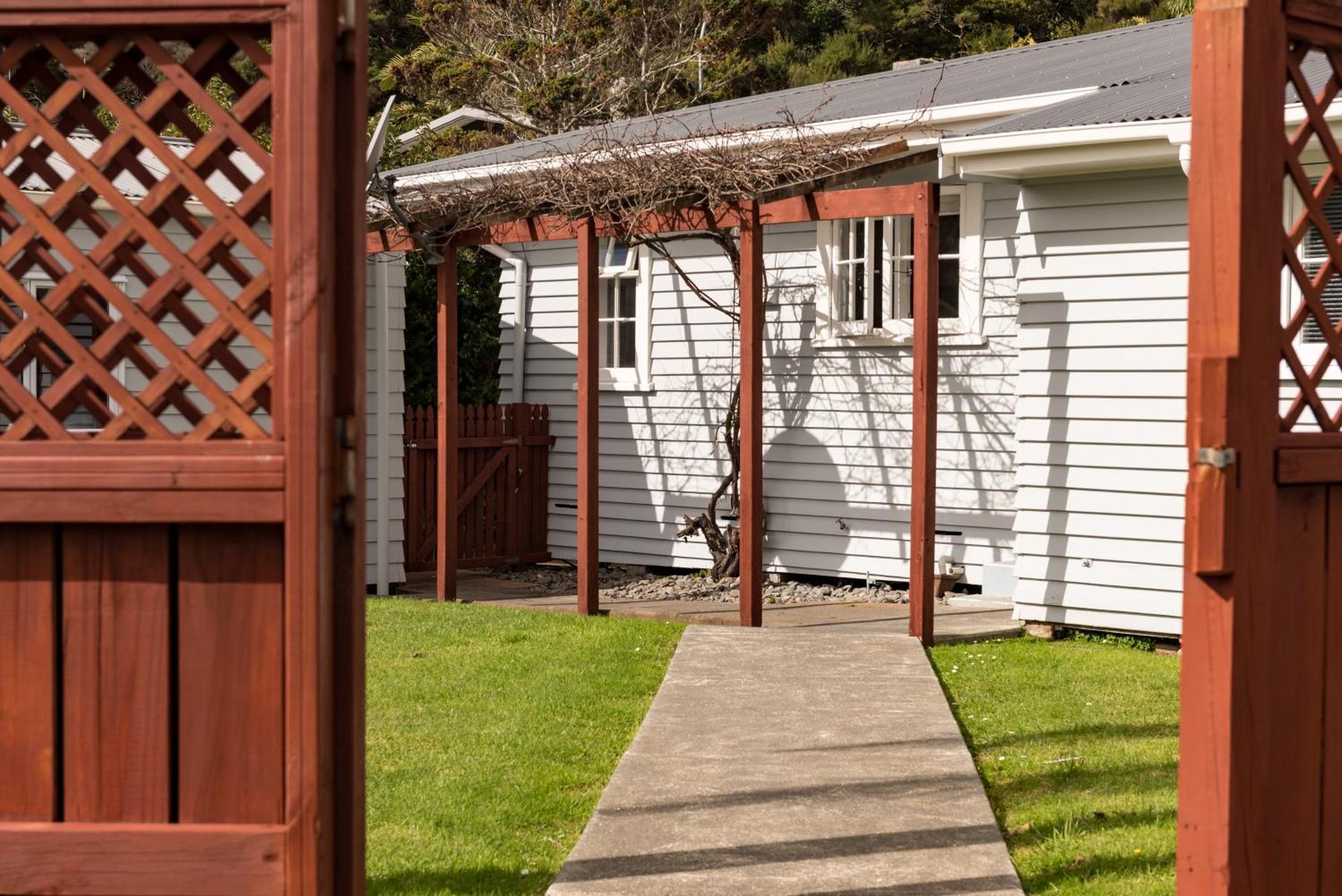Averill Court Motel Paihia Exterior foto